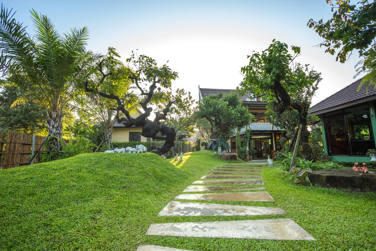 Suksatan Lamphun Hotel Exterior photo